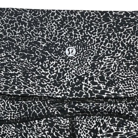 LULULEMON In Movement Tight 25" Everlux Sz 4 Diffuse Starlight Black - Picture 7 of 8